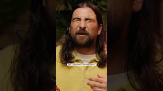 Noah Kahan tries the legendary St. Elmo Steak House Shrimp Cocktail — his reaction says it all 🔥