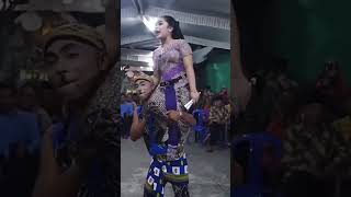 Dipangkli Karo nyingkrang #budayajawa #tayub #shorts #semuaorang #heboh #belanda