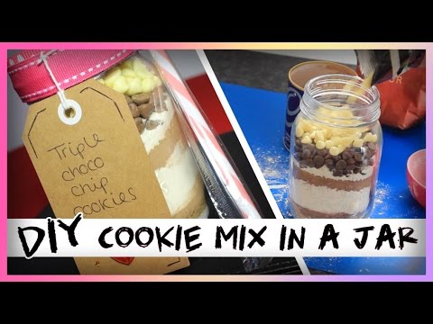 DIY Gift in a Jar - Cookie Mix // joysuzannexo