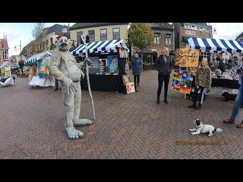 Koopzondag centrum Oldenzaal met een  kunstmarkt op de Groote Markt.