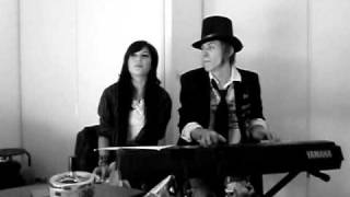 Duo Accado-Cyanure, Hit the road jack!