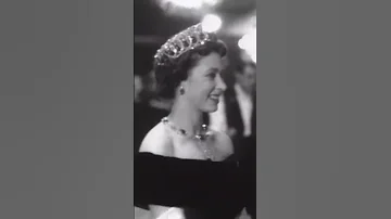 The Moment The Queen Met Marilyn Monroe 