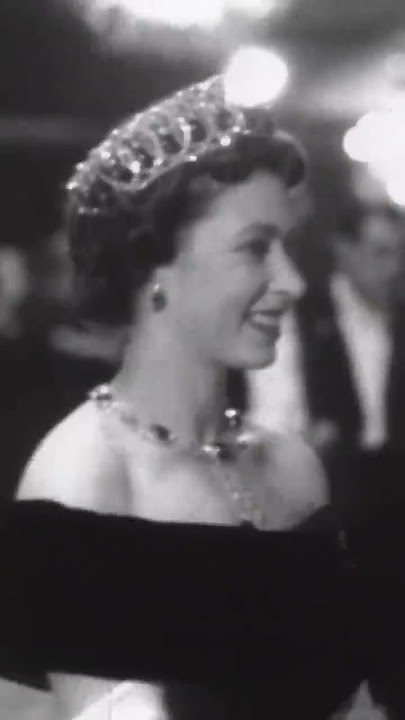 The Moment the Queen Met Marilyn Monroe 👑