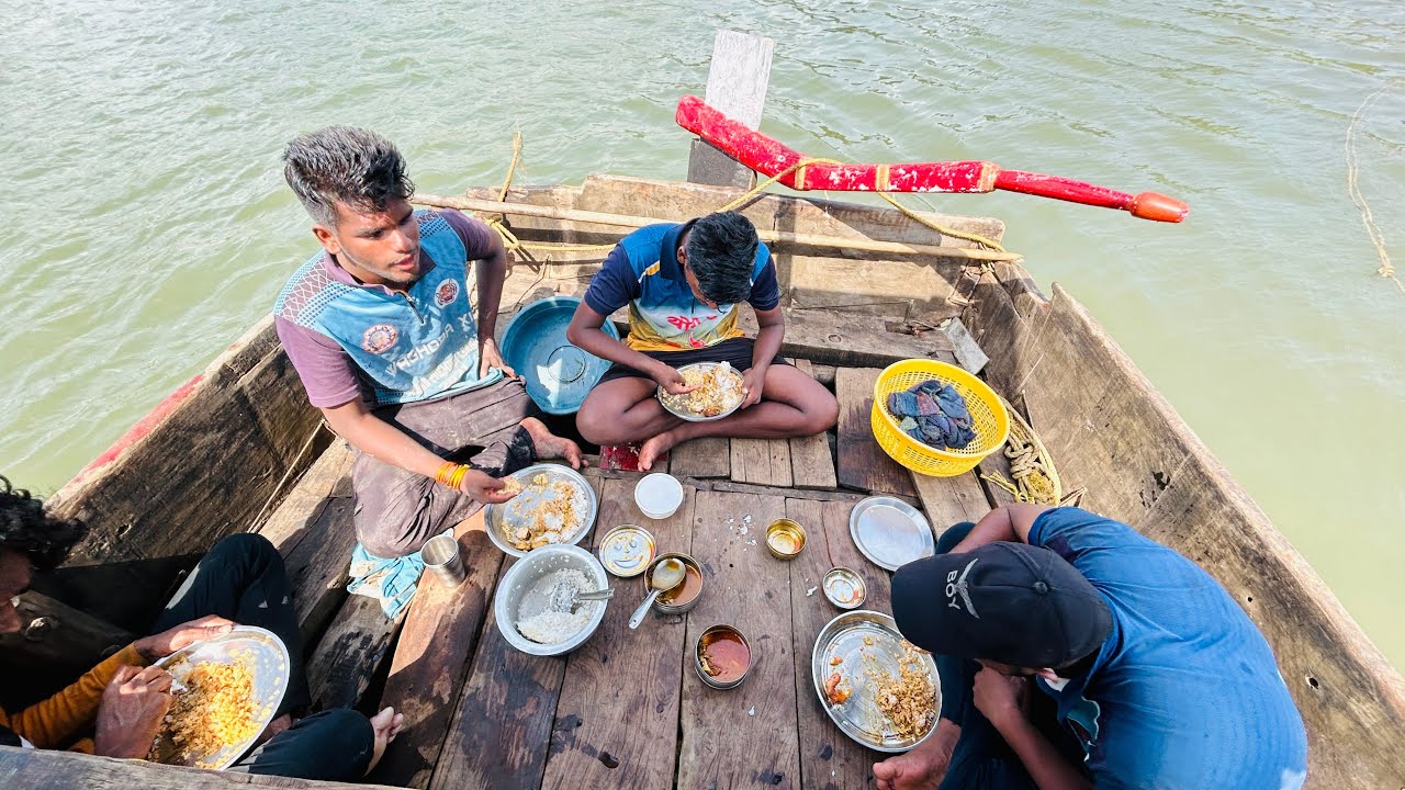 खोल समुद्रातील 🦐कोळंबी आणि 🦐सोलट मासेमारी Indian Tiger prawns fishing. #indiafishing