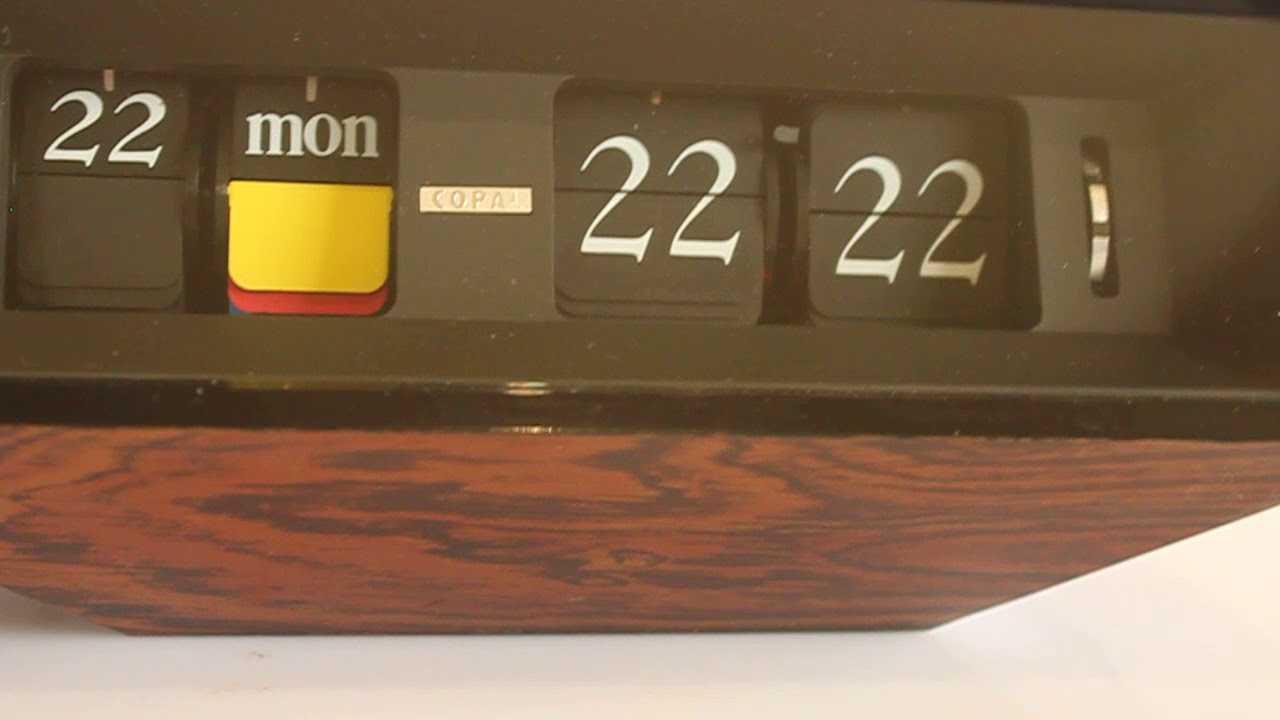Copal Caslon Model 602 Woodgrain day/date flipclock - YouTube