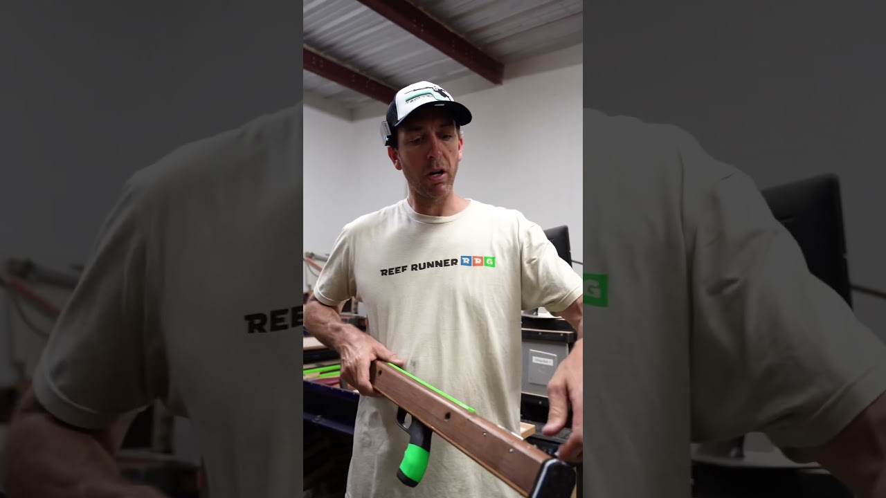 Dissembling the Super Hybrid Phase One speargun in just a couple seconds... 