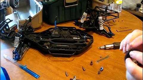 Taking apart the Traxxas Slash 4x4 Spur Gear
