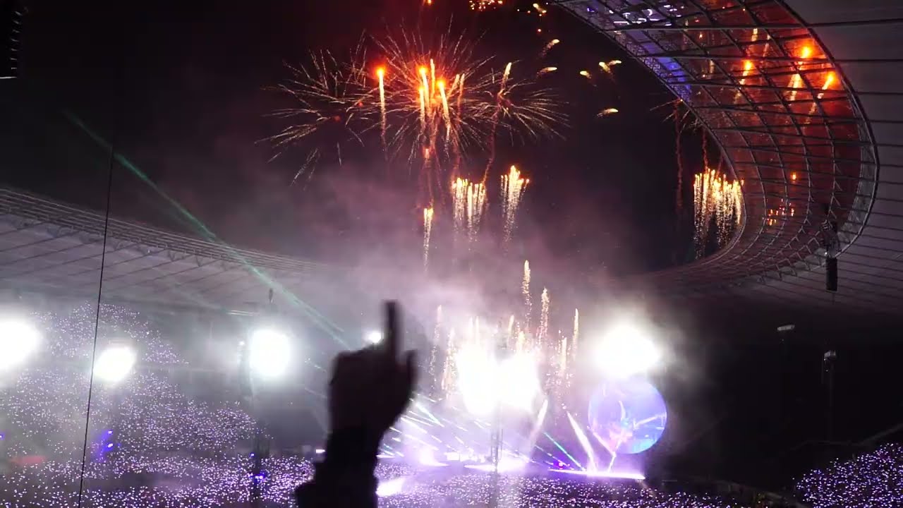 Coldplay - A Sky Full of Stars @ Olympiastadion | Berlin, Germany (LIVE) 10.07.2022