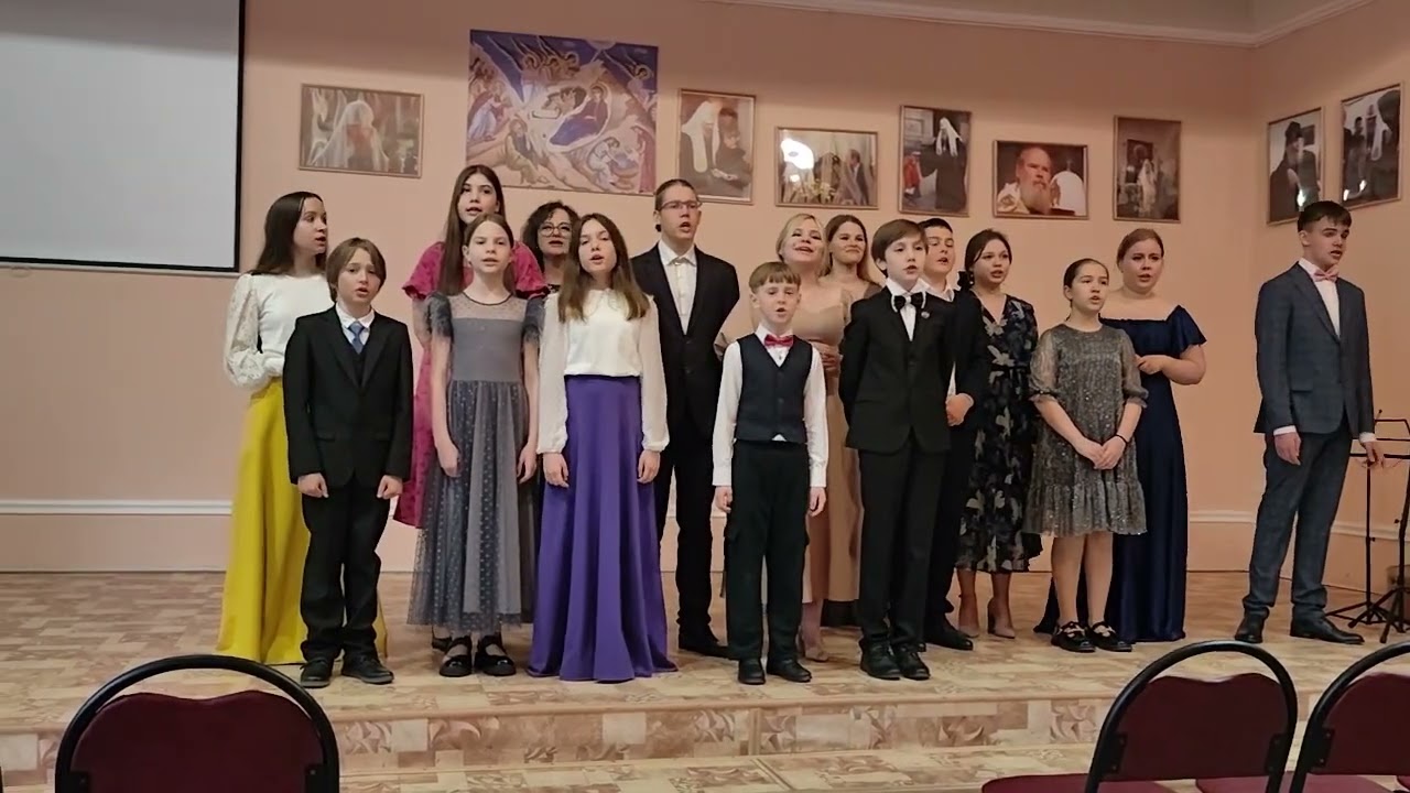 "Улица мира" Слова Н. Добронравова   Музыка А. Пахмутовой