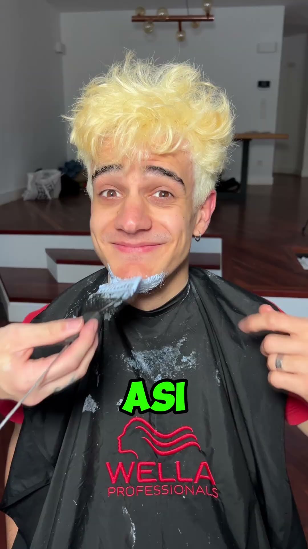Mi CRUSH se ha TEÑIDO el PELO de ROJO!