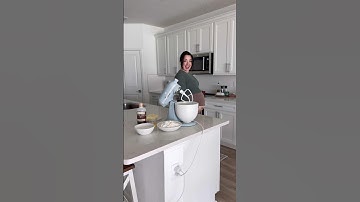 Massive 4 dozen royal icing cookie order part one!! 😍💛💙 #selftaughtbaker #bakingbusiness #cookies