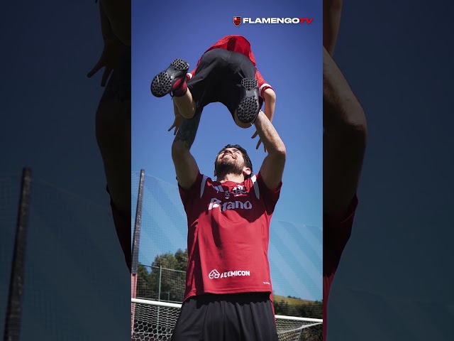 A todos os pais que vivem essa paixão, um abraço do tamanho da Nação.Feliz #DiaDosPaisRubroNegros❤️🖤