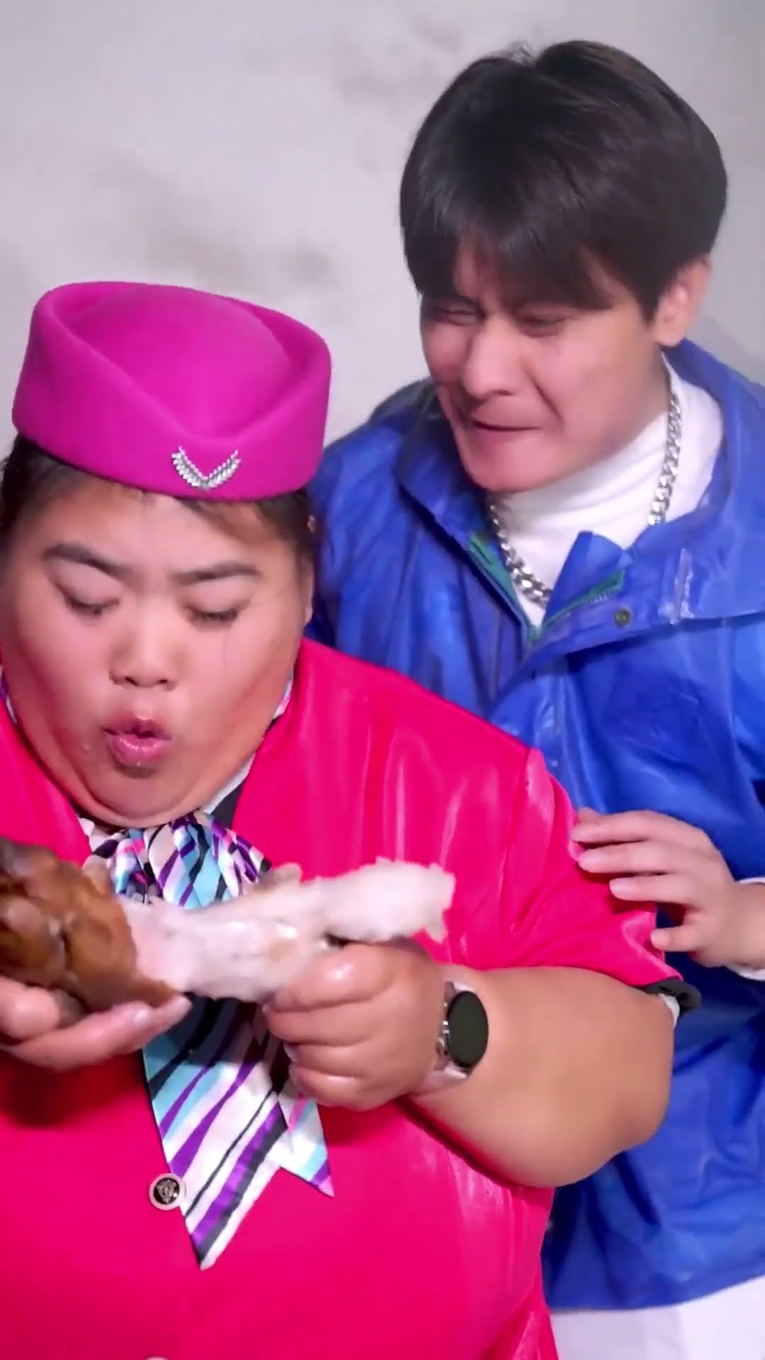 The Greedy Fat Girl Stole Rong's Mother's Braised Pig's Trotters! #Shorts#Guige