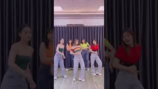 Trend tiktok tháng 4/5/6 - Team Thuý Trần - BB Dance Studio