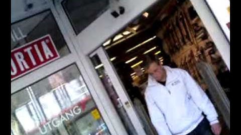 Swedish gestapo police following journalist which they tried to kill in 2005