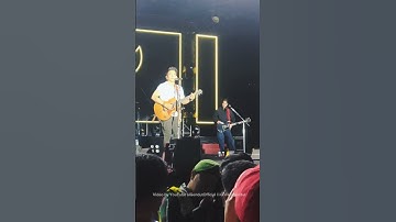Ariel Noah Keren banget saat nyanyi sambil bawa Gitar