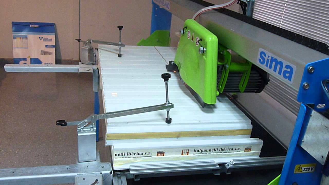 Cortadora SIMA Venus cortando Panel Sandwich -1