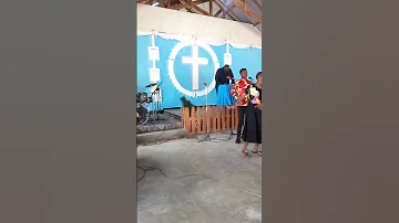 KWAYA KUTOKA MSOMERA WAKIHUDUMU SIKU YA IBAADA YA KUSIFU NA KUABUDU MWANZONI MWA MWAKA 2023 