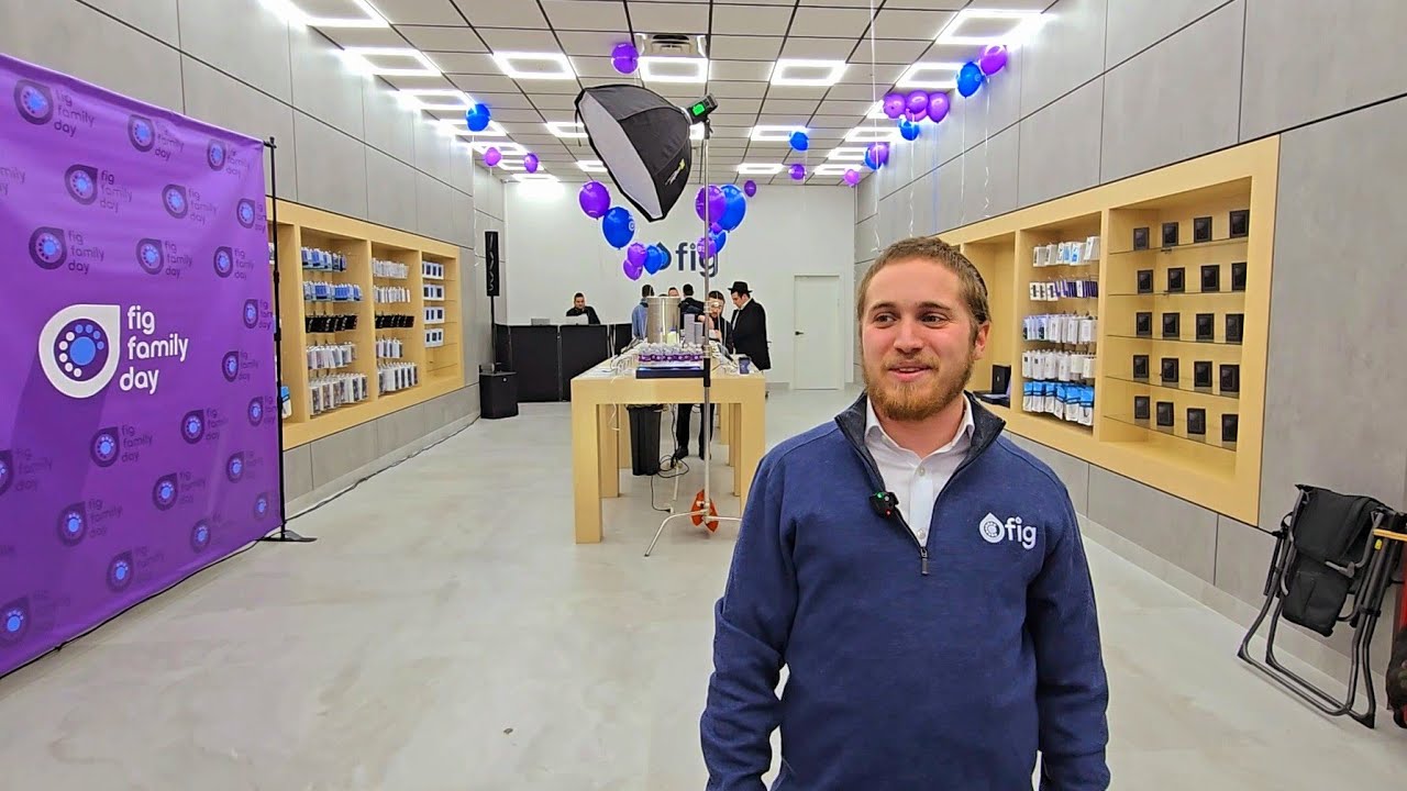 Grand opening @the new FIG in Lakewood! Beri Weber, raffle prizes, face painting, family pics & more