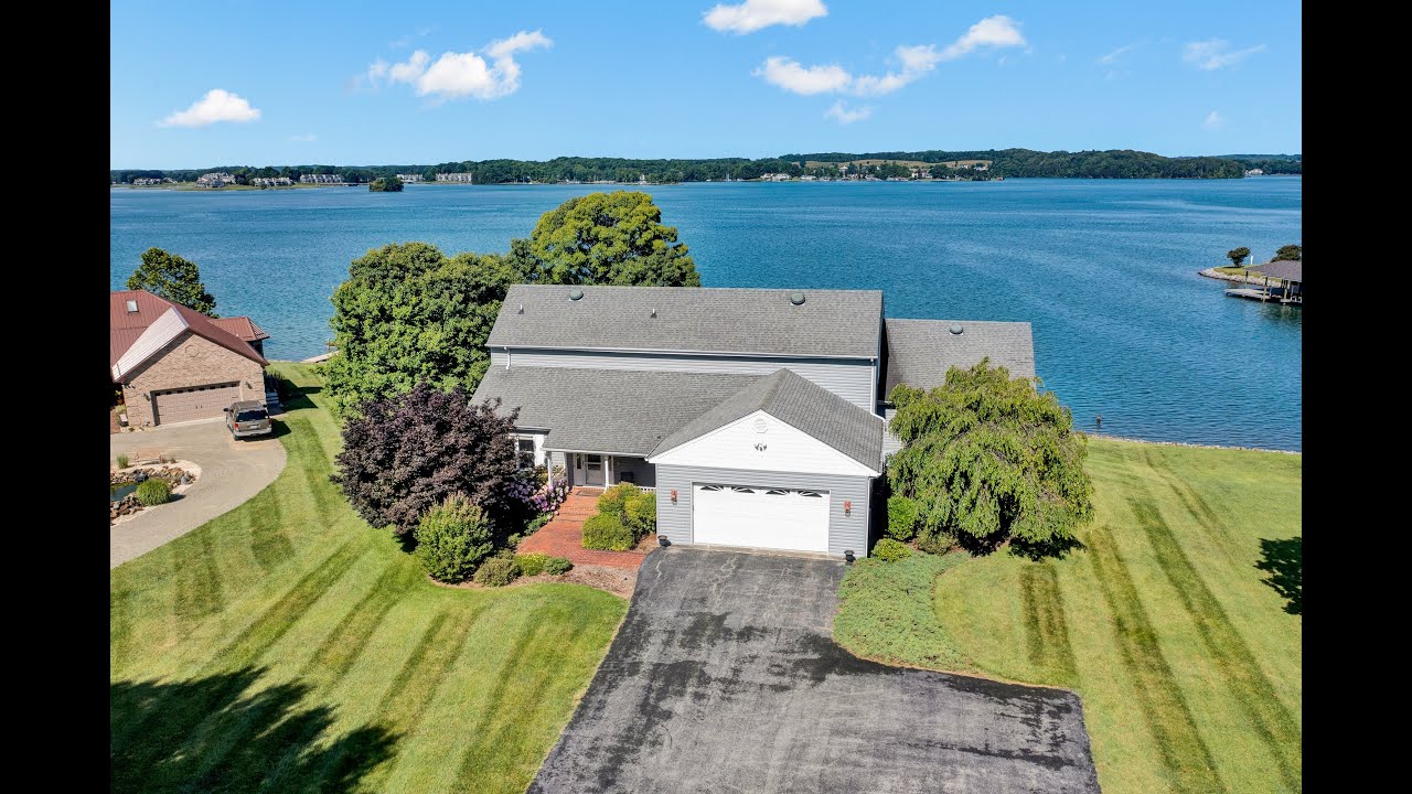 220 Gross Point DrHuddleston, VA  24104