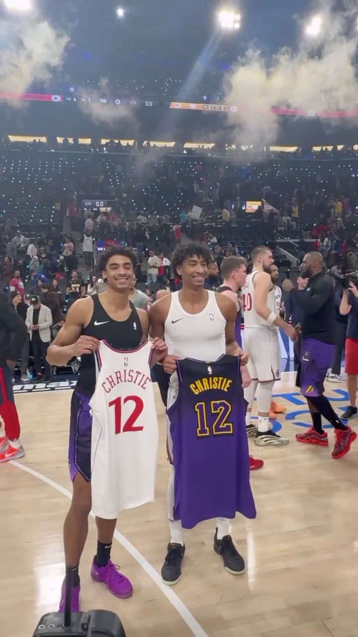 The Christie brothers swap jerseys in L.A. ??