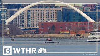 Recovery efforts continue at site of Washington D.C. plane crash