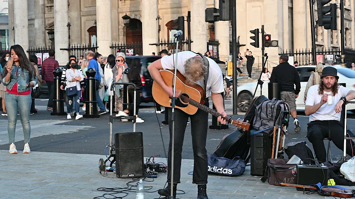 [4K] Oct 2021 Harry Marshall stunning Busking (Hal...