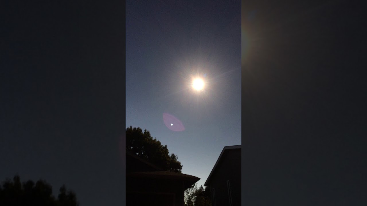 Solar Eclipse, 21 August 2017 Shadow snakes and full eclipse Salem