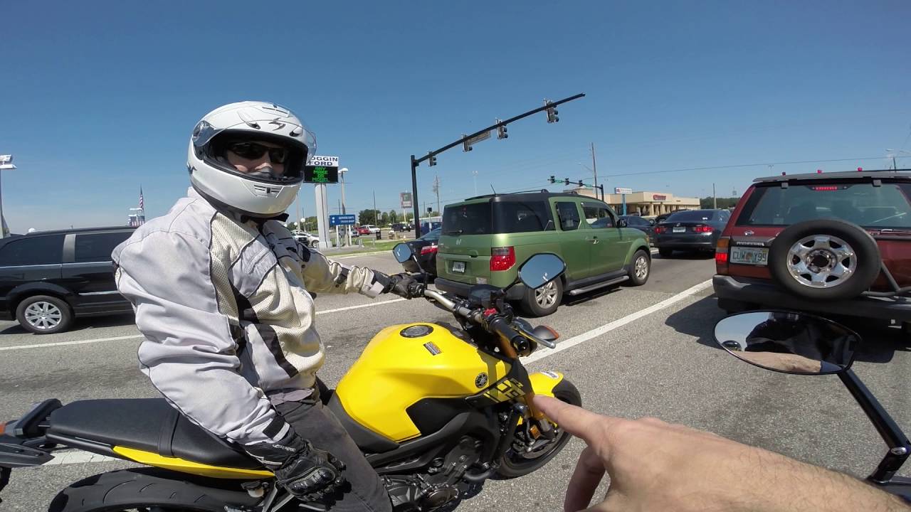 Candido 'El Bolido' testing a 2015 Yamaha FZ09