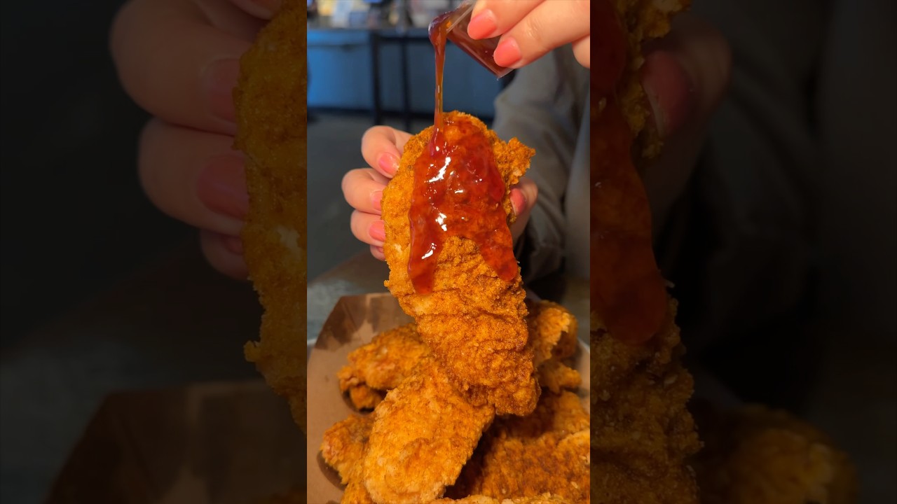 Have you DEVOURED the ROYAL TENDER PLATTER from Blue Ribbon Fried Chicken NYC yet?! 🍗 #DEVOURPOWER
