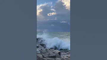 اه يا سلام سيبنا الوقت يعدي اوام ماحسبناش اللحظه الجايه ده اسمه كلام حمزه نمره 
