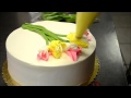 How to decorate a cake with tulips