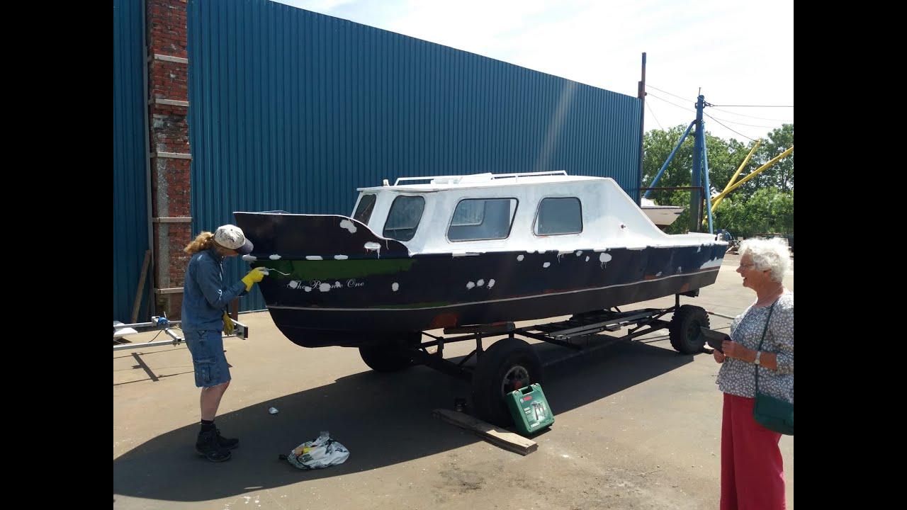 Koop een boot, werk je dood - YouTube