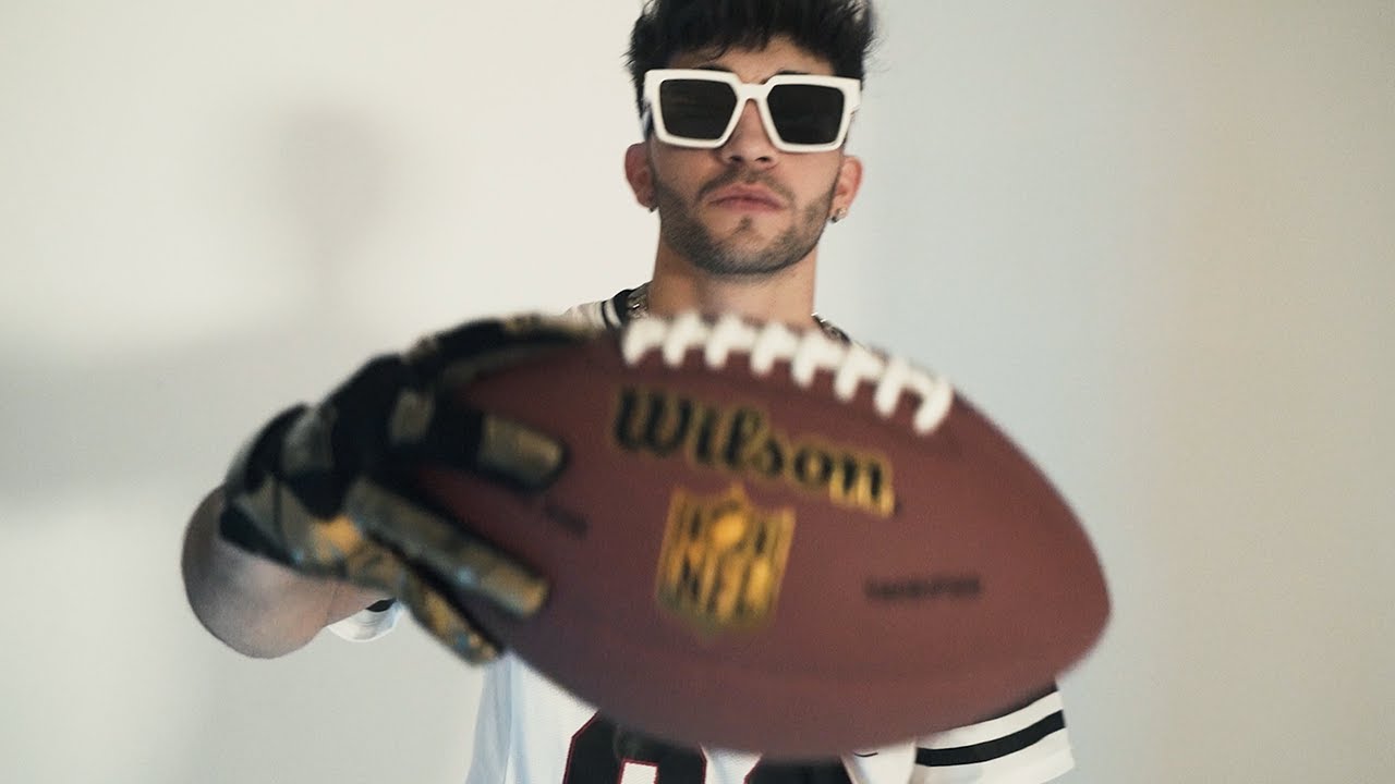 Sleduj O.C.A - TOUCHDOWN (Official Video) na YouTube Sleduj O.C.A - TOUCHDOWN (Official Video) na YouTube