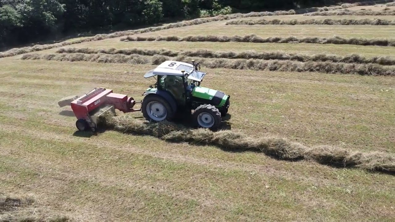 Pressatura e raccolta fieno 2023 in collina