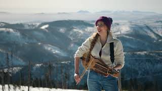 Singing in the mountains  Fear a' Bhàta / nyckelharpa