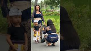 Indonesian Girl frog jump kebaya booty