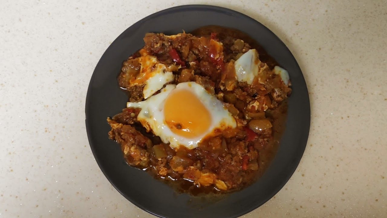 Kıymalı Soğanlı Yumurtalı Mıhlama / Hem Lezzetli Hem de Çok Pratik Bir Yemek Tarifi