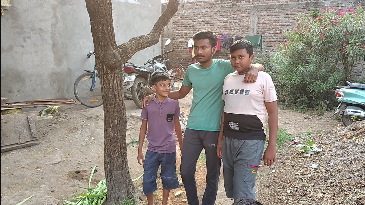 Reels kadhnya madhe bussy 😐#youtube #viral  #maharashtrianvlogs #marathivlog #vlog 