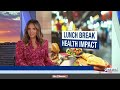 Survey finds most workers skip lunch or spend break on screens