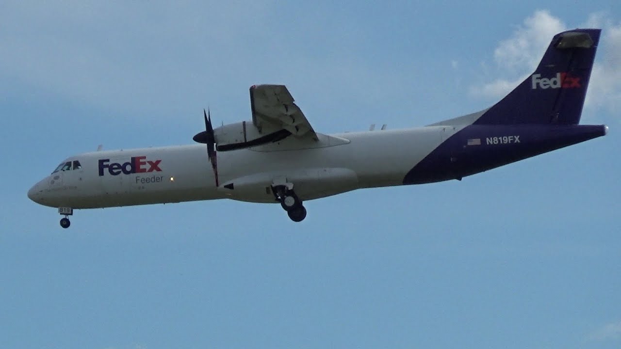 FedEx N819FX ATR 72-200 landing Portland Airport (PDX)
