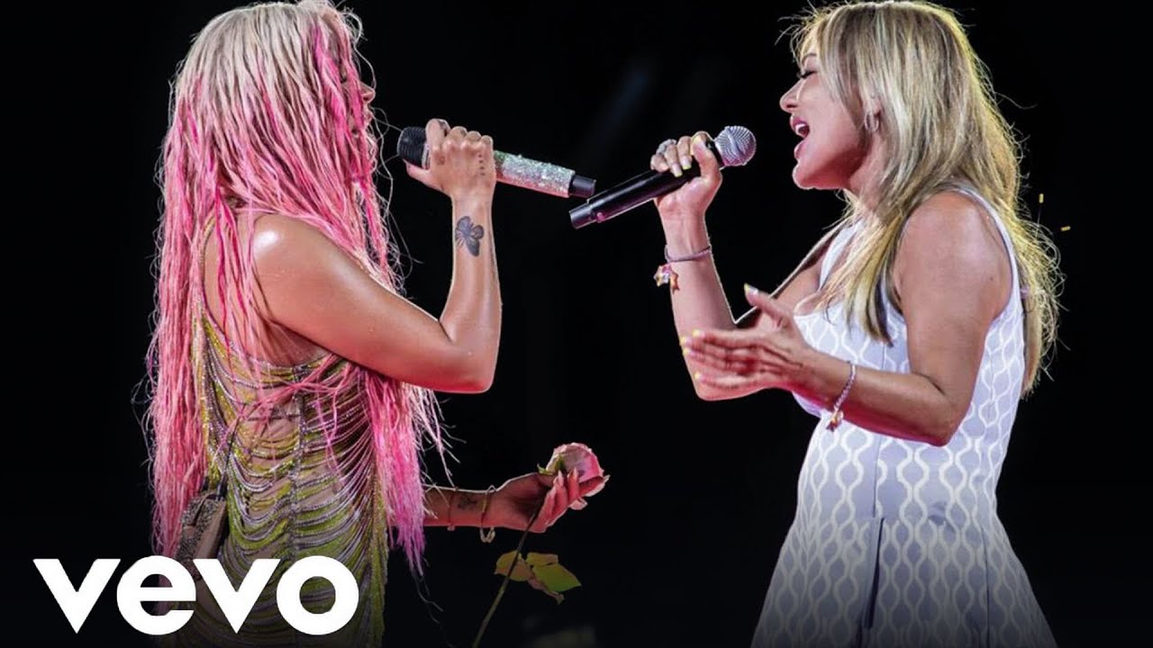 KAROL G, Amaia Montero - ROSAS (En Vivo) | La Oreja de Van Gogh