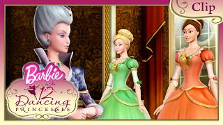 Düşes Rowena Prenseslerle Tanışıyor Barbie Ve 12 Dans Eden Prenses Filmden Bir Kesit