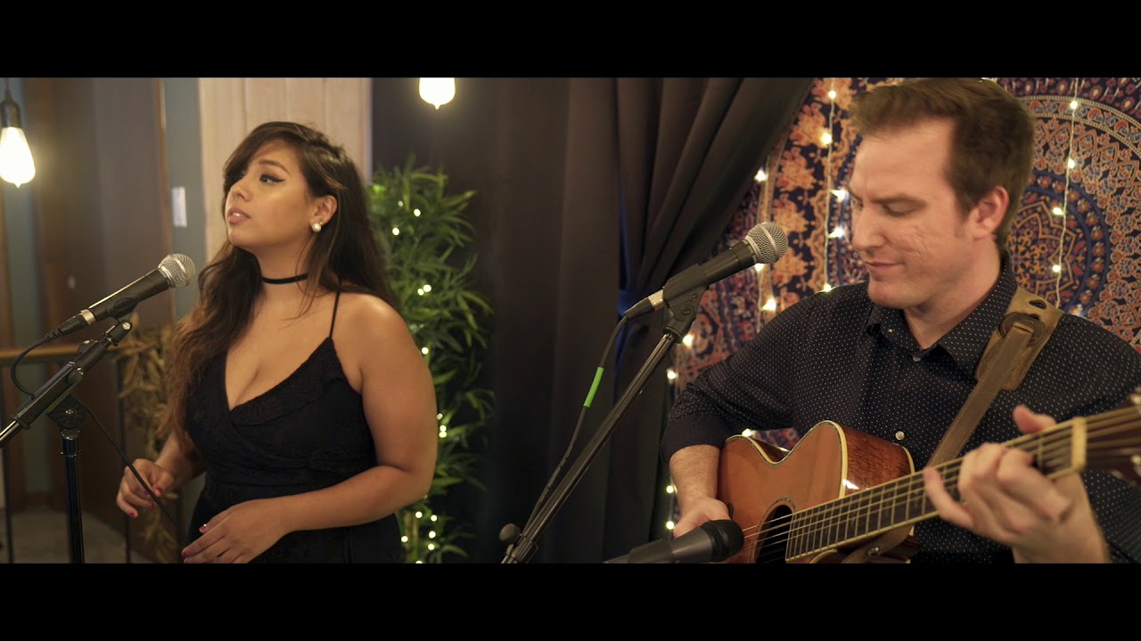 Destima -  Starstruck ( live acoustic )