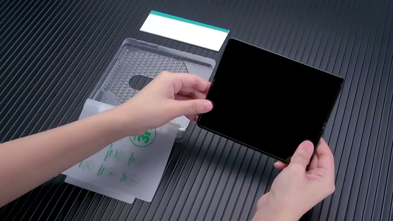 What film should samsung folding screen stick screen protector? 