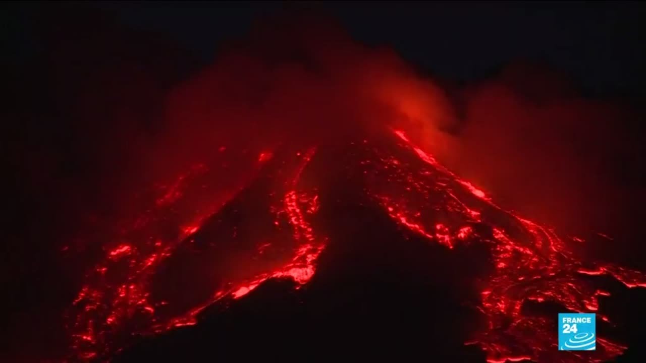 volcan en éruption