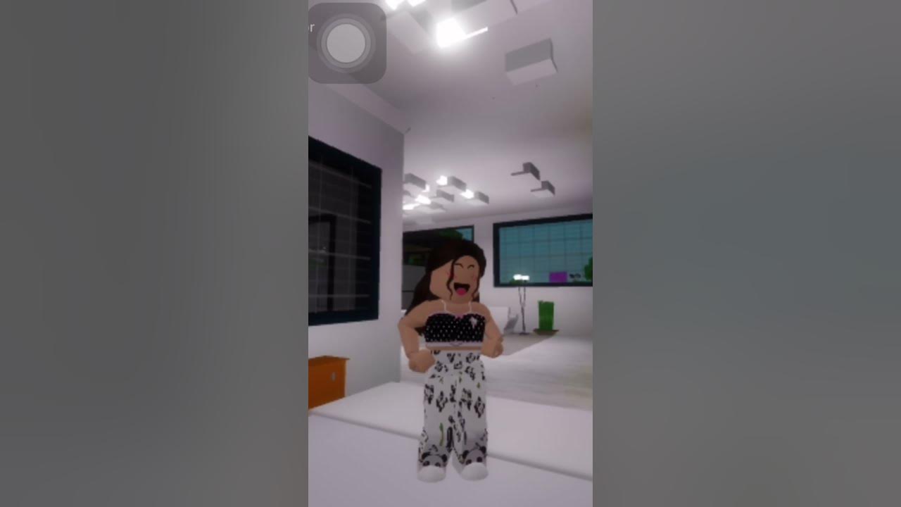 ID DE ROUPA PRINCESA E PRÍNCIPE PRA USAR NO BLOXBURG OU BERRY