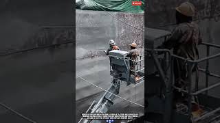Worker Marine Innovation Makes Ship Hull Painting Job Easy Work with Hydraulic Platform