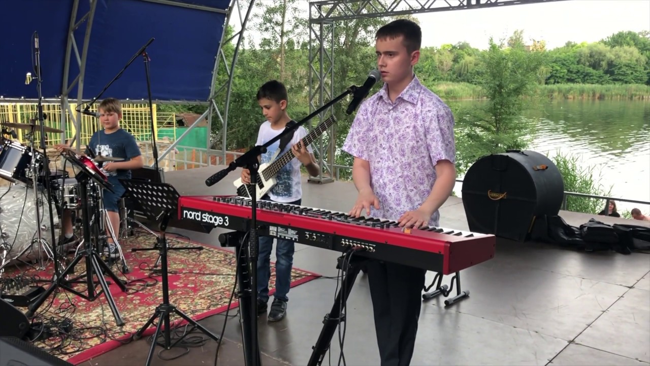 Kids playing jazz: Stepping Out