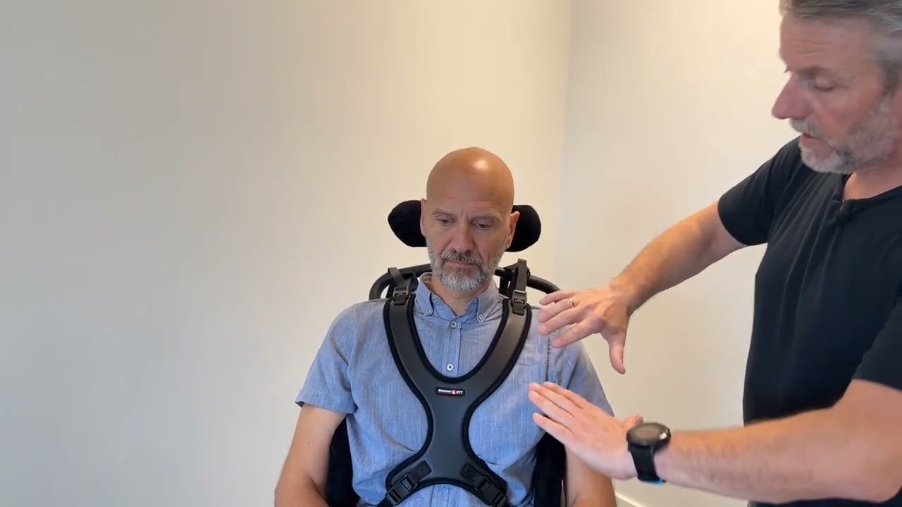 Placering og montering af sternumstøtte og H-sele